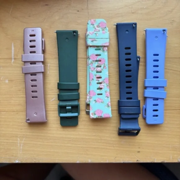 Fitbit Versa Stainless Steel band plus 5 silicone bands. - Picture 2 of 2